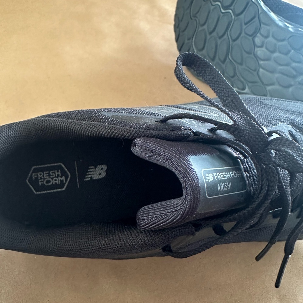 New Balance Women’s NON SLIP Athletic WORK Black Shoes - Picture 6 of 7